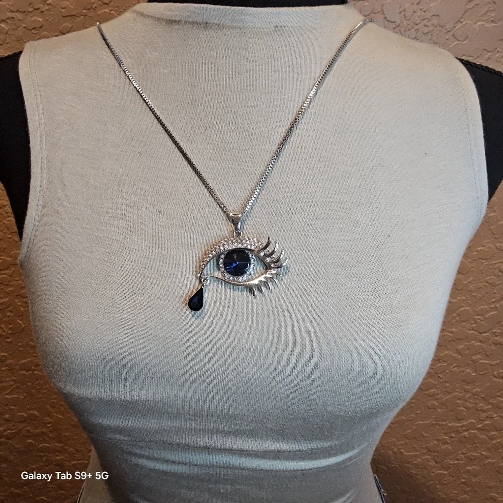 NWT HEALING EVIL EYE STATEMENT NECKLACE